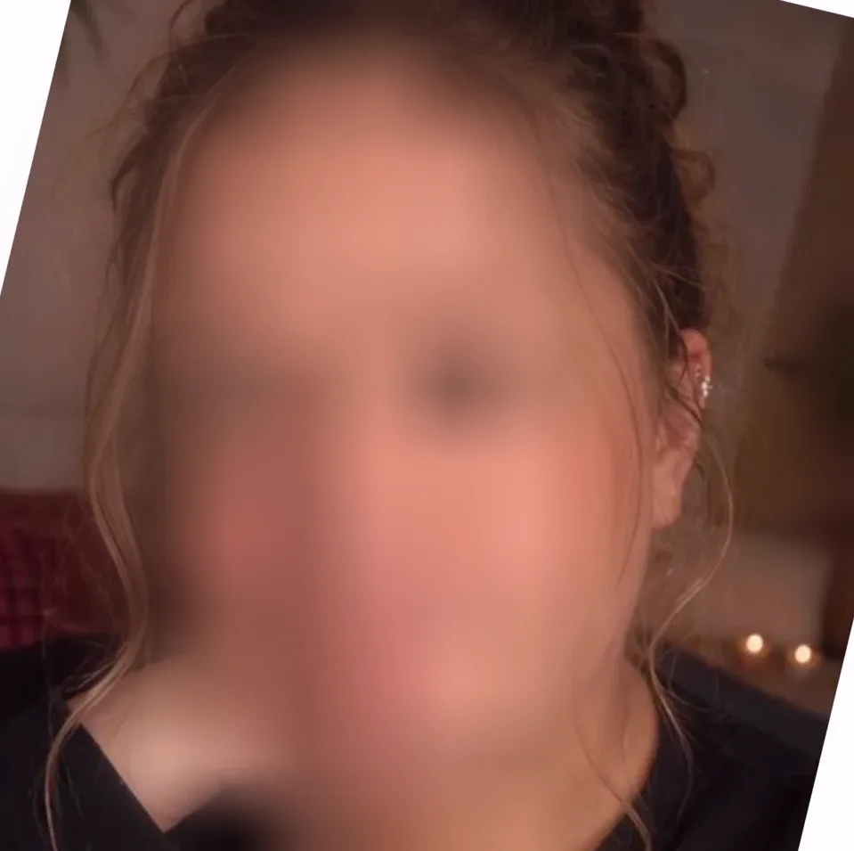 Katrin, 27