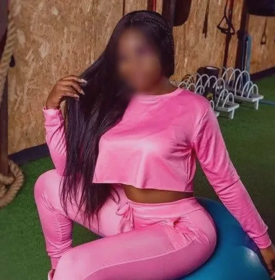 Lea, 28